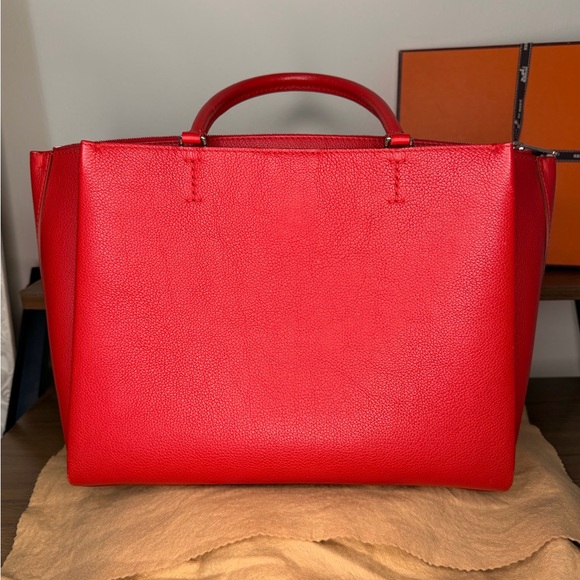 Louis Vuitton Rubis Pebbled Leather Lockmeto Bag - Picture 3 of 17